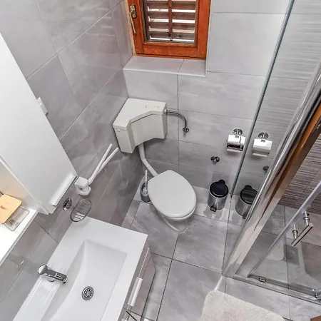 Gorgeous In With Kitchen Appartamento Dramalj