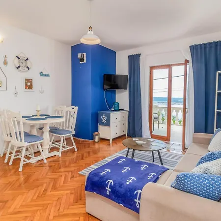 Gorgeous In Apartamento Dramalj